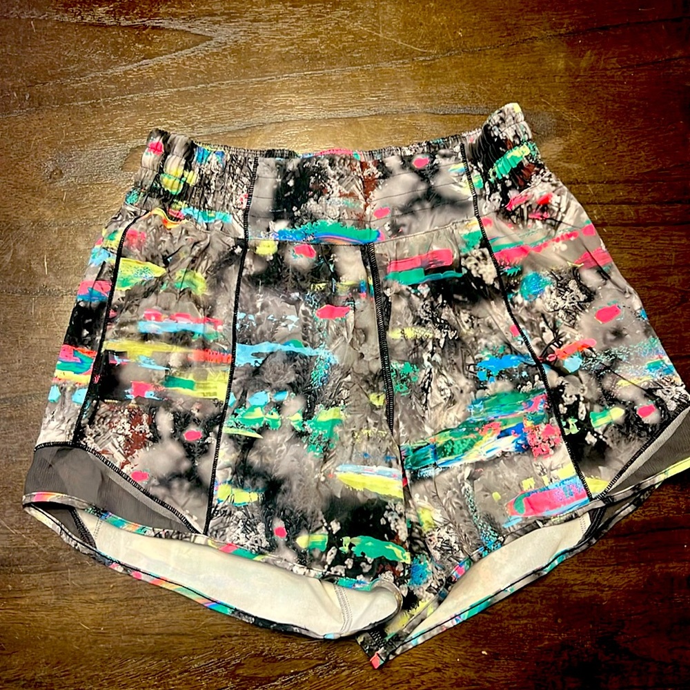 Lululemon Hotty Hot HR lined short 4inch